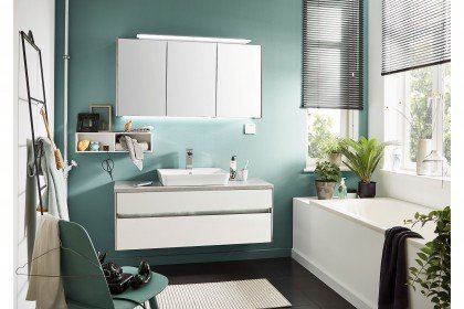 Unique von puris - Badezimmer in Weiß Hochglanz/ Betonoptik