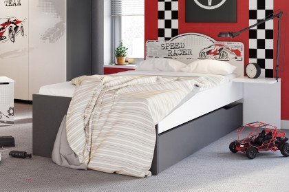 Drift-Teen von Meblik - Jugendzimmer-Set mit Motorsport-Motiven