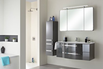 4005 von Pelipal - Badezimmer mit Glas-Waschtisch
