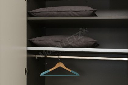 NEO von Hülsta - Schlafzimmer-Ausstattung seidengrau & dunkelbraun