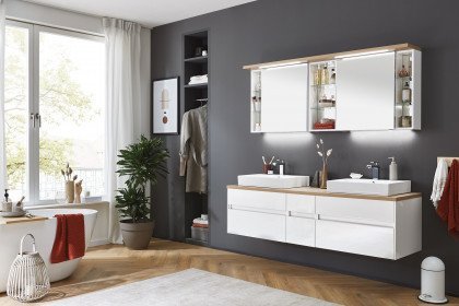 Unique von puris - Badezimmer in Weiß Hochglanz/ Eiche natur
