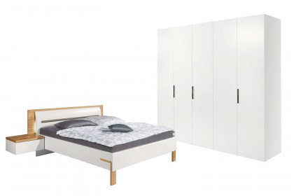 Dream von Hülsta - Schlafzimmer mit 5-türigem Kleiderschrank
