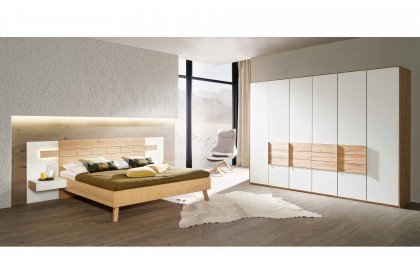 Vmontanara sleeping von Voglauer - Schlafzimmer Wildeiche - Glas weiß