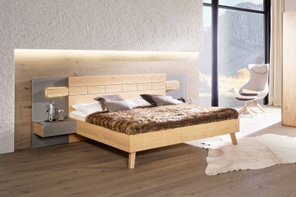 Vmontanara sleeping von Voglauer - breites Einzelbett Wildeiche - Spaltholz