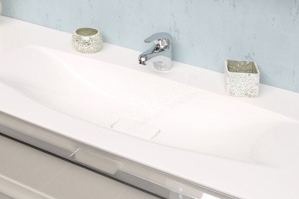 Bad 112 von LEONARDO living - Badezimmer schneeweiß Glanz & Glas perlmutt