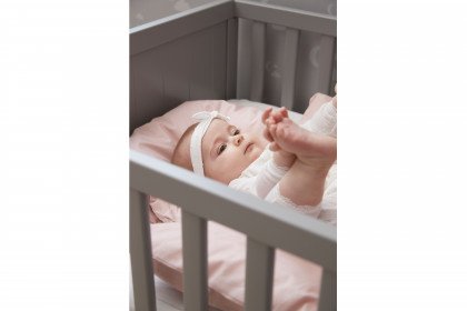 Luna von FLEXA - graues Babyzimmer im skandinavischen Stil