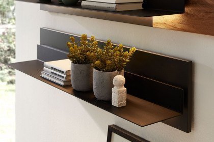 Lazise von MONDO - Wohnwand schiefer schwarz Mattlack auf Metallfüßen
