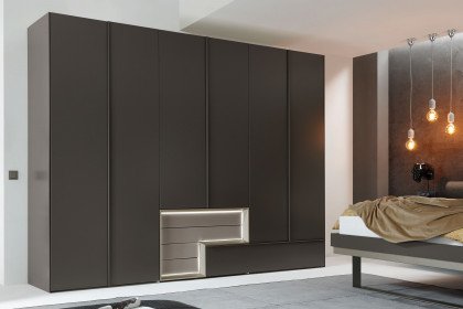 Tetrim von hülsta - Schlafzimmerschrank in Grau mit Designelement