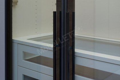Longline von JUTZLER - Glastüren-Kleiderschrank mit Beleuchtung & Zubehör
