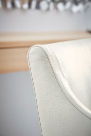 Deviso von Rietberger - Stuhl in Weiß/ Eiche Sand