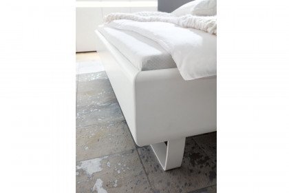 Pulso von hülsta - Bett weiß mit elliptischem Holzkopfteil
