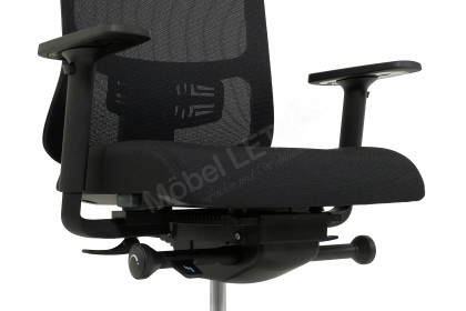 Utila Pro von Nowy Styl - Drehstuhl schwarz mit Mesh-Rücken