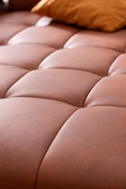 Raimo von ADA Mindful Living - Ledersofa links orange-brown