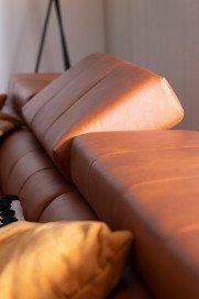 Raimo von ADA Mindful Living - Ledersofa rechts orange-brown