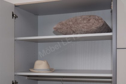 Capri von Wiemann - Kleiderschrank ca. 300 cm breit mit viel Innenzubehör