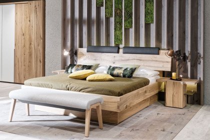 Valpin sleeping von Voglauer - Bett Eiche mit Echtleder-Kopfteilpolster und Sockel