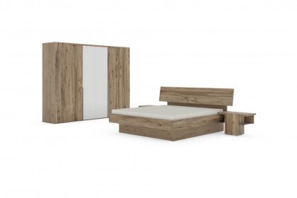 Valpin sleeping von Voglauer - Schlafzimmer-Set: Kleiderschrank, Sockelbett & Nakos