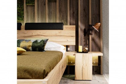 Valpin sleeping von Voglauer - Schlafzimmer-Set: Kleiderschrank, Sockelbett & Nakos