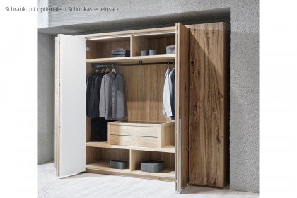 Valpin sleeping von Voglauer - Schlafzimmer-Set: Kleiderschrank, Sockelbett & Nakos