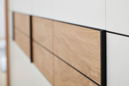 Madiva von Musterring - Kleiderschrank System 2 weiß - Balkeneiche-Furnier