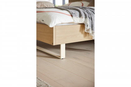 Kara-Frame-S von Musterring - Bett Furnier Eiche sand mit Kufen