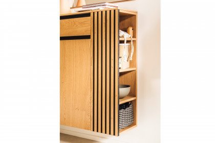 Punta von Wittenbreder - Garderobe in Wildeiche Bianco & Rillenprofil