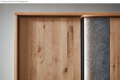 WSM 5100 von Wöstmann - Wildeiche-Schlafzimmer-Set mit Steinfurnier-Akzenten