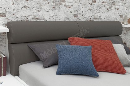 Amado von MONDO - Schlafzimmer mit Schrank, Bettanlage und Wandregalen