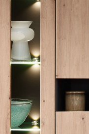 Memphis-living von Innostyle - Vitrine in Artisan Eiche/ graphit