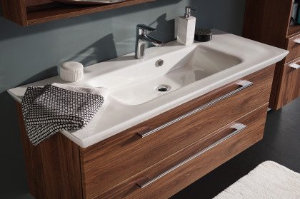 b·brace von puris - Badezimmer in Charleston Eiche dunkel