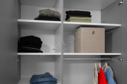 clip by rb 343 von Röhr-Bush - Kleiderschrank mit Anbauelement grau - Hickory