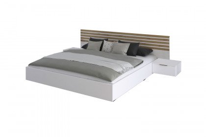 Lamella von Rauch Blue - Schlafzimmer weiß mit Lamellen Artisan Eiche
