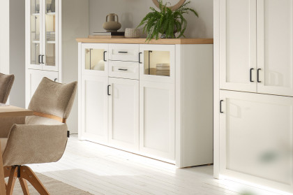 Move-living von Wehrsdorfer - Highboard in Lack weiß mit Sockelbeleuchtung