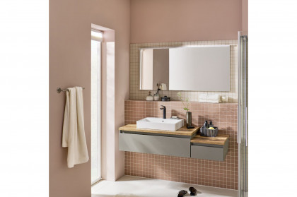 Stockholm von SCHÖNER WOHNEN - Badezimmer in Betongrün/ Hunton Eiche