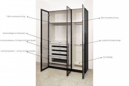 Topline von JUTZLER - Kleiderschrank 3-türig mit Innenzubehör & Beleuchtung